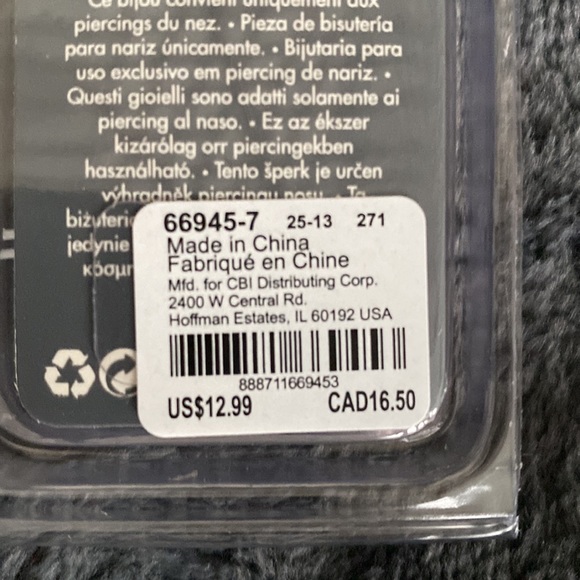 Claire's titanium nose ring NWT $16.50 CAD retail - Picture 2 of 2